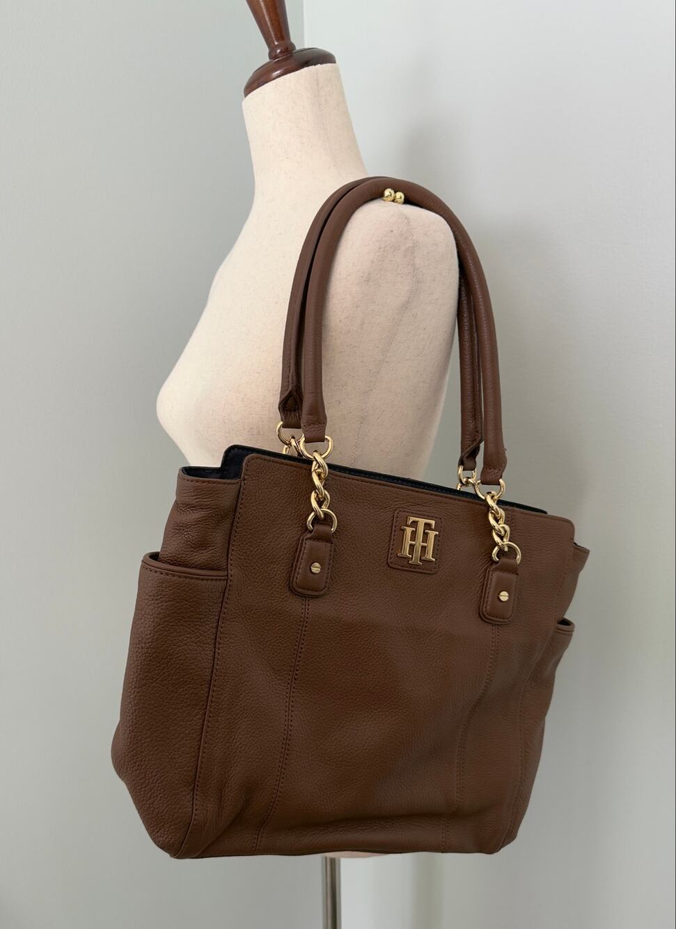 Tommy Hilfiger Brown Leather Shoulder Bag Purse Satchel Tote